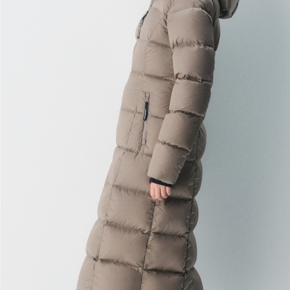 Aritzia Super Snug Super Puff Modern Taupe Puffer Coat Medium DISCONTINUED - Picture 5 of 8